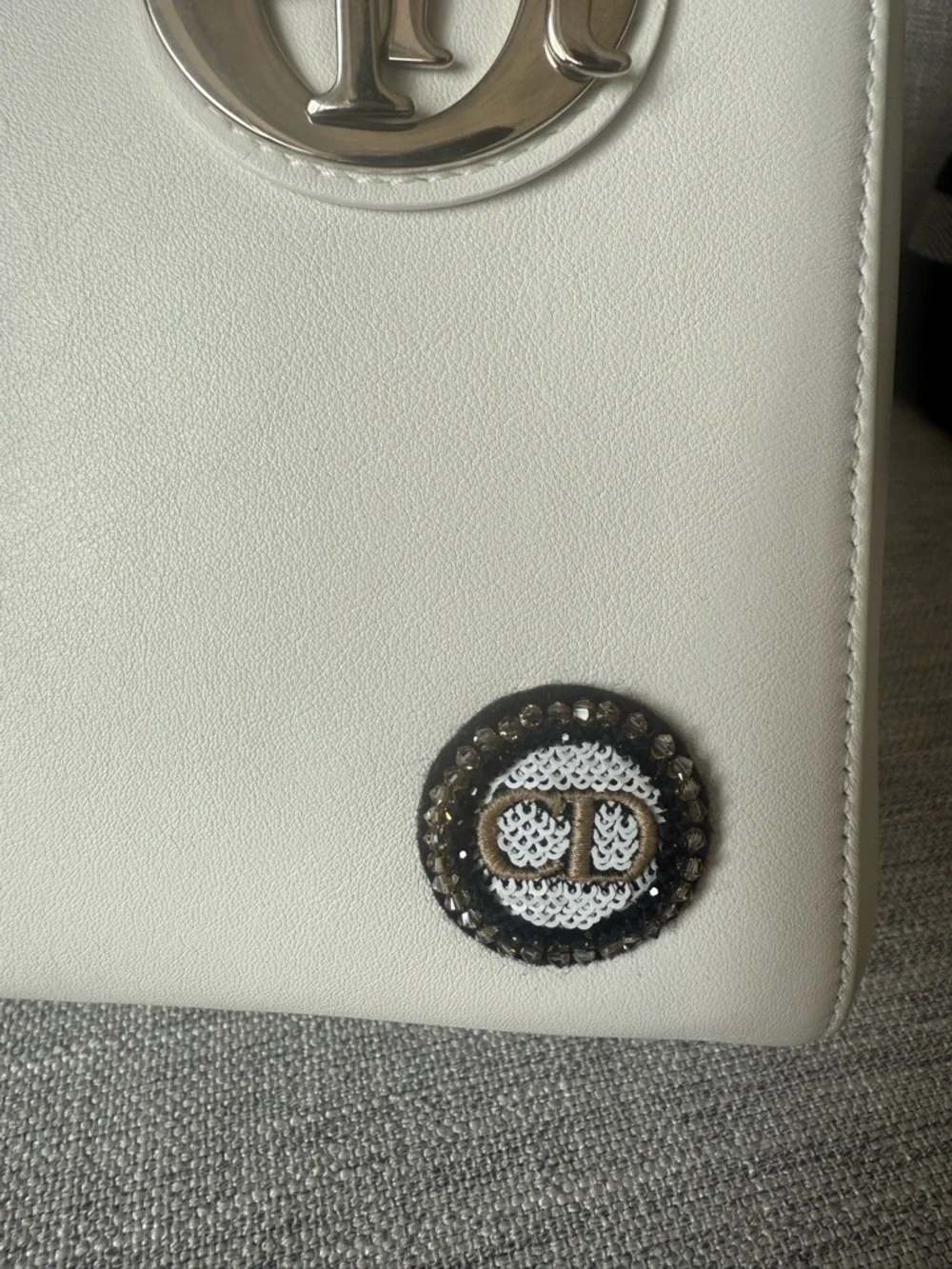 Lady Dior White Leather Tote with Sequin Floral Motif - Picture 5 of 7